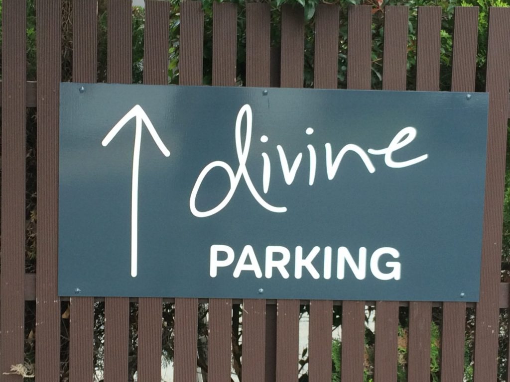 directional sign,wayfinding sign, parking sign, carparking sign
